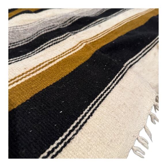 Vintage Hand Woven Native American Aztec Wall Hanging or Wool Rug Zapotec Rug - Picture 15 of 16